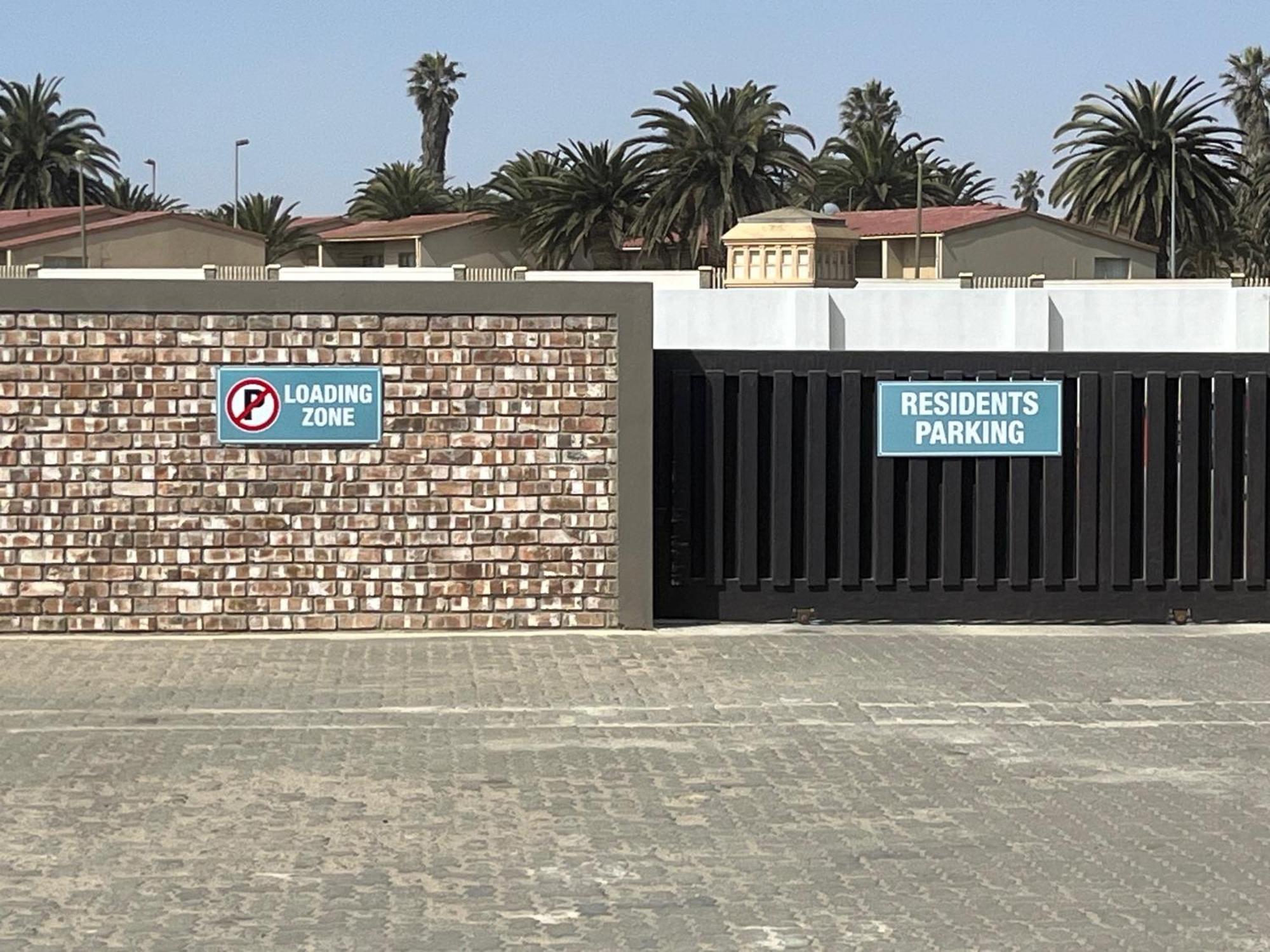 Beach Hotel Swakopmund Exterior photo